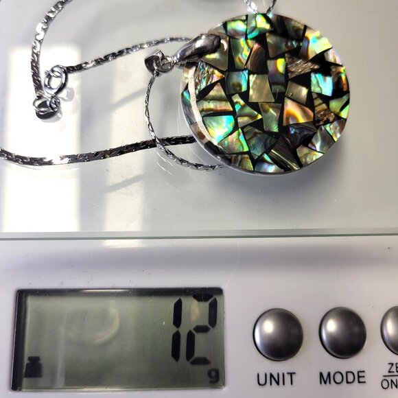 Genuine Abalone Shell Round Pendant - Picture 6 of 6